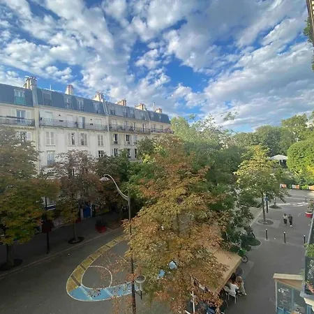 Cosy Square Gardette Daire
