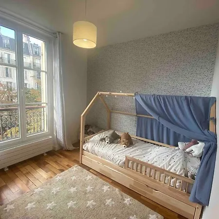 Cosy Square Gardette Daire